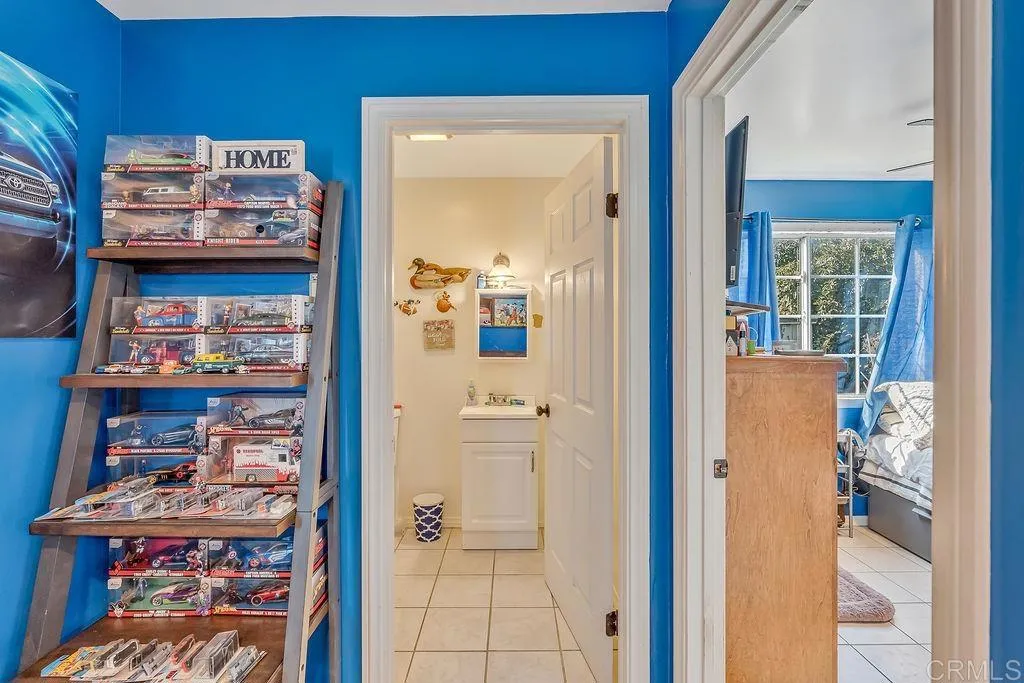 Additional image 31 of 927 S Eucalyptus Ave, Inglewood, CA 90301