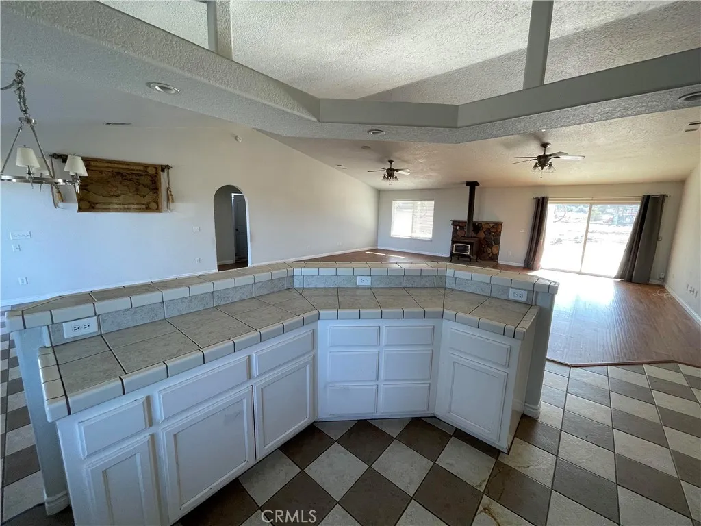 Additional image 6 of 8354 White Road, Phelan, CA 92371