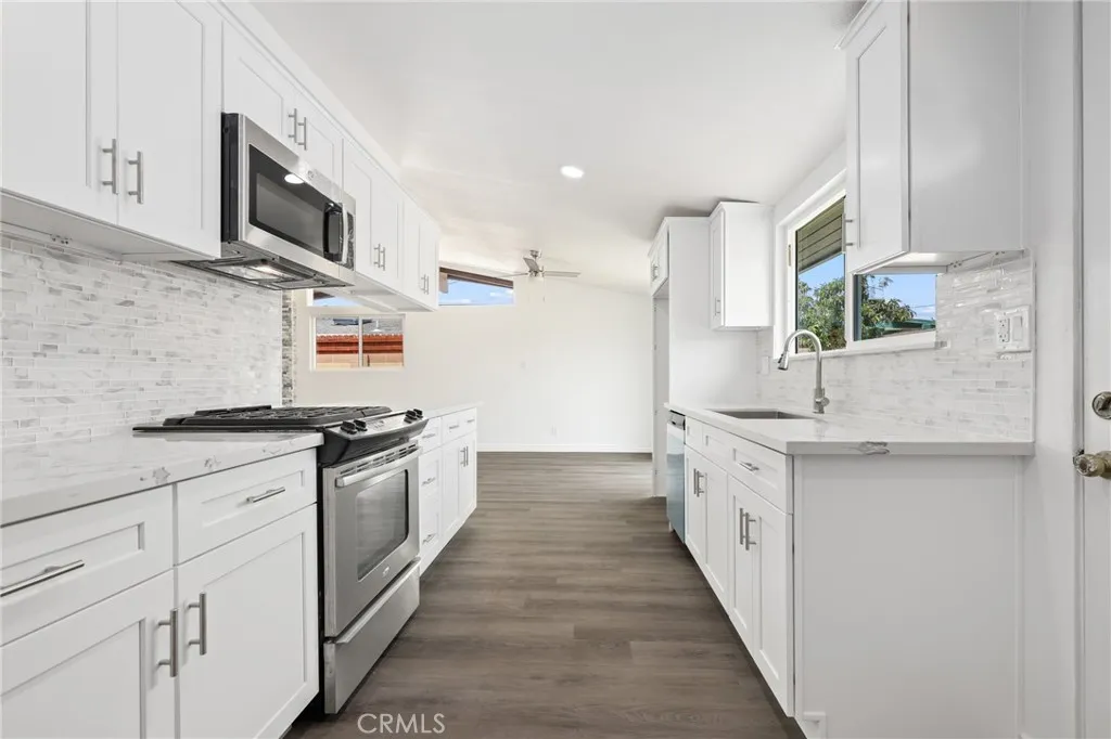 Additional image 28 of 930 S Emerald Street, Anaheim, CA 92804