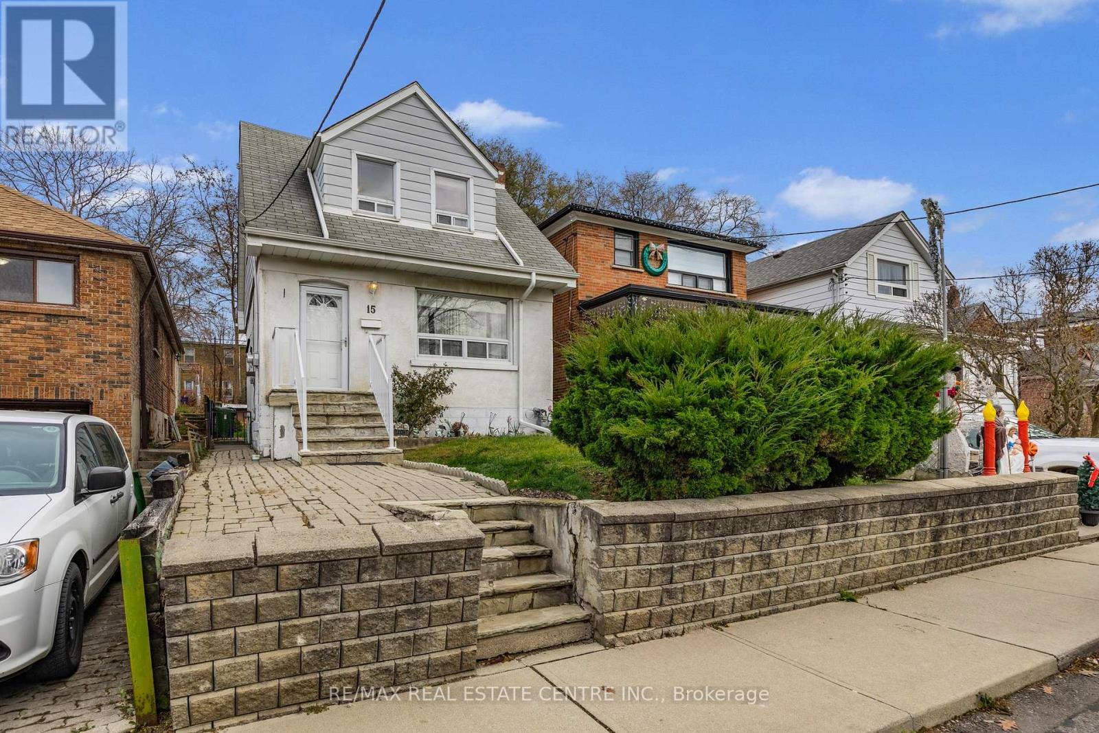 Property image for 15 CLIFF STREET|Toronto (Rockcliffe-Smythe), Ontario M6N4L7