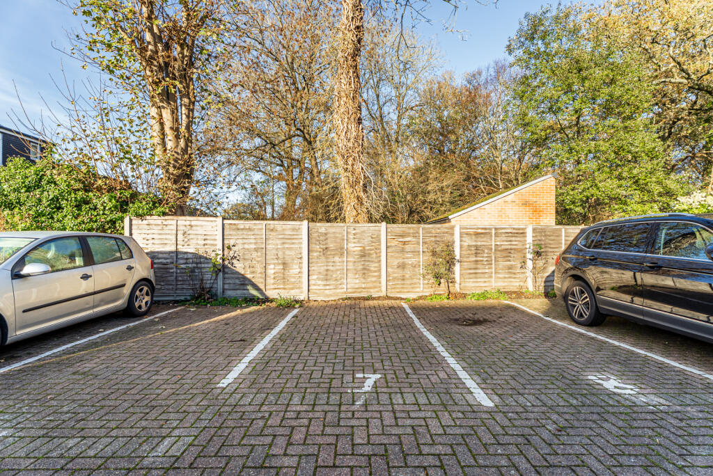 Additional image 8 of The Acorns, Wynchlands Crescent, St. Albans, Hertfordshire, AL4