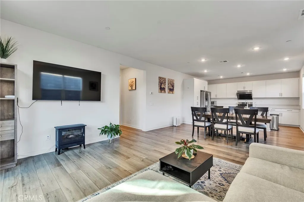 Additional image 43 of 15946 Caterpillar Drive, Fontana, CA 92336