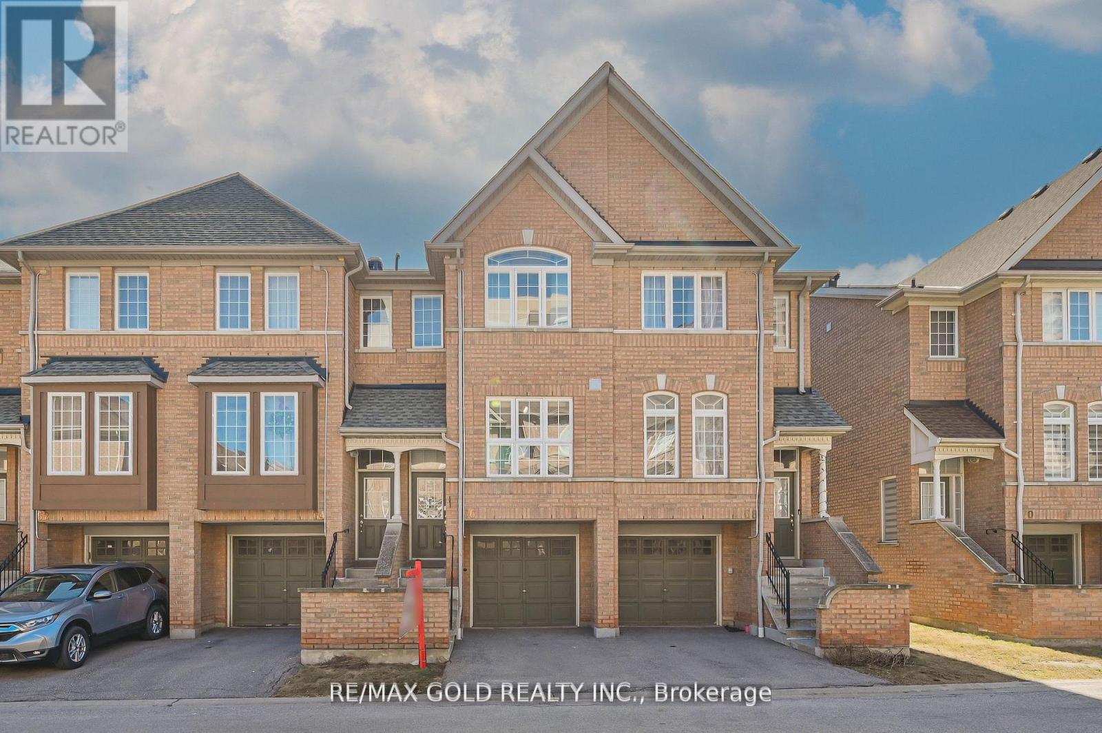 Property image for 66 - 50 STRATHAVEN DRIVE|Mississauga (Hurontario), Ontario L5R4E7