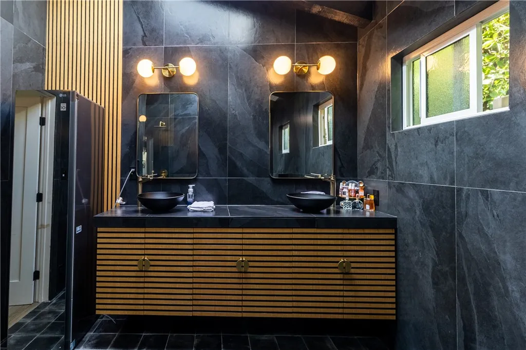 Additional image 25 of 5439 Gentry Avenue, Valley Village, CA 91607