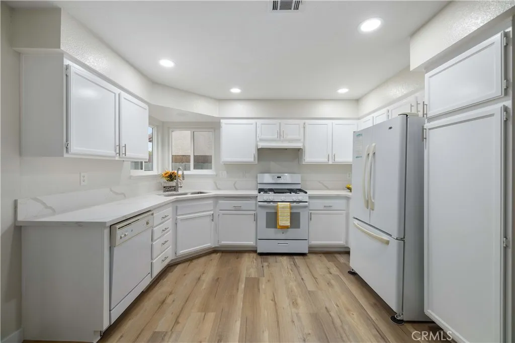 Additional image 11 of 5538 Katrina Pl, Palmdale, CA 93552