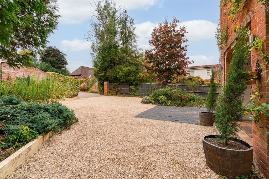 Additional image 22 of Digswell Lane, Welwyn