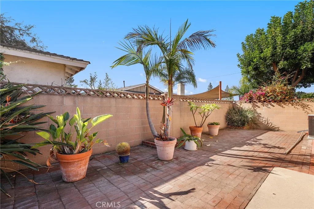 516 S Peregrine St, Anaheim, CA 92806