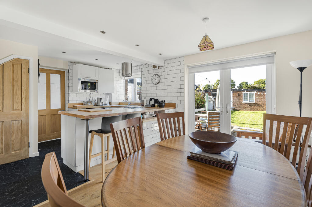 Additional image 4 of Ringway Road, Park Street, St Albans, AL2