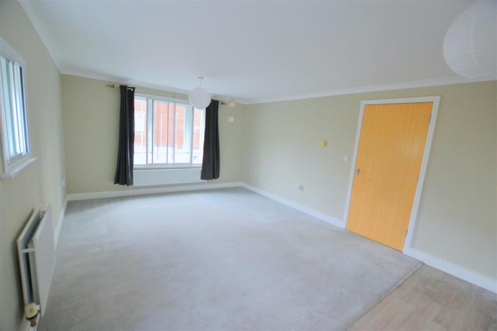 Additional image 17 of North Drive, Hatfield