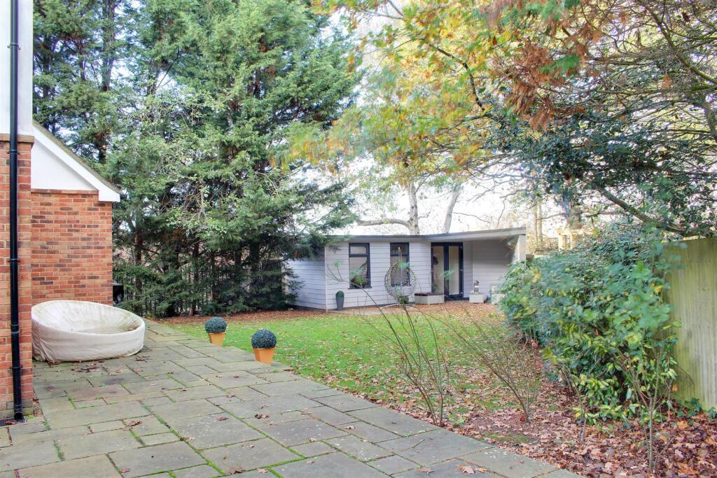 Additional image 13 of Peplins Way, Brookmans Park