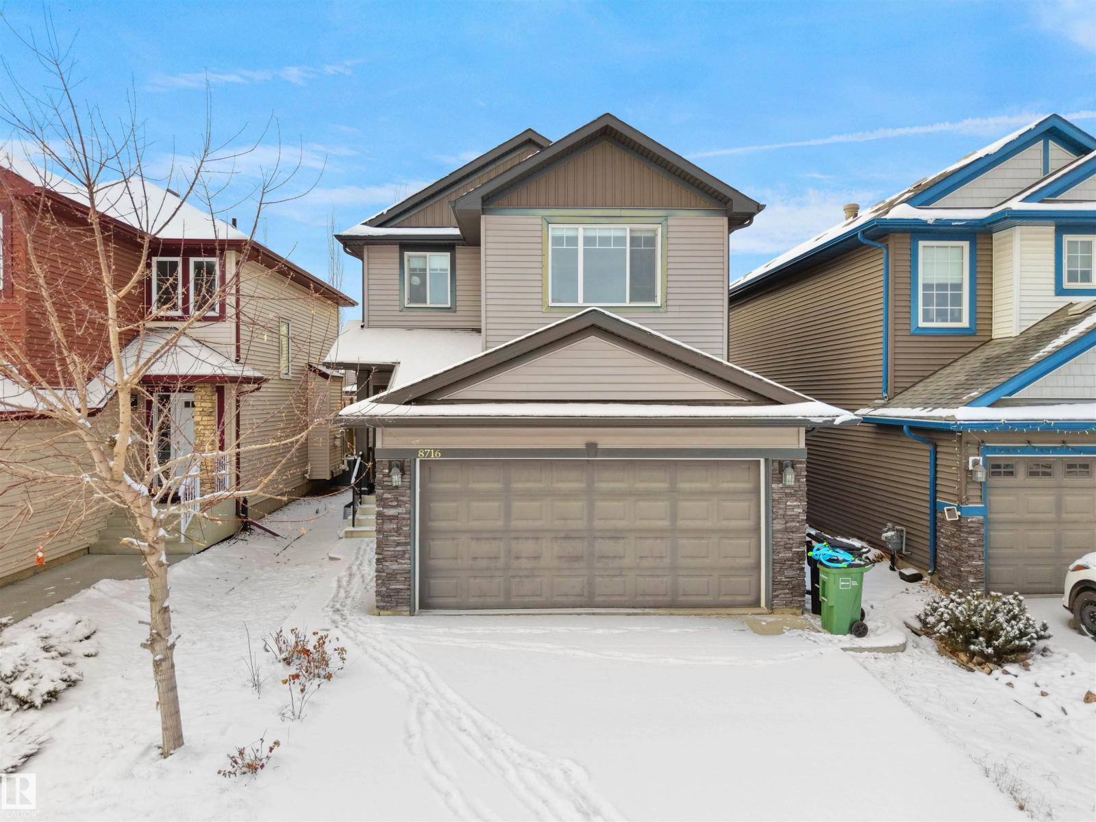 8716 CARSON WY SW|Edmonton, Alberta T6W3K8