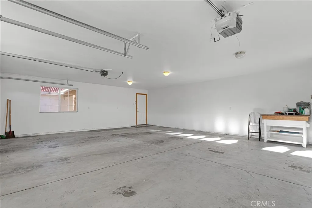 Additional image 87 of 16620 Iwa Rd, Apple Valley, CA 92307