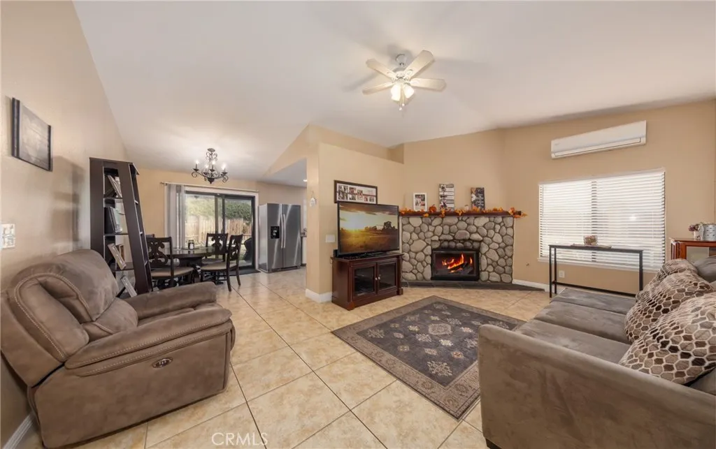 Additional image 10 of 215 Yellowstone Court, San Jacinto, CA 92583