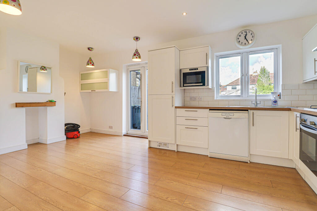 Additional image 13 of Kings Road, London Colney, AL2