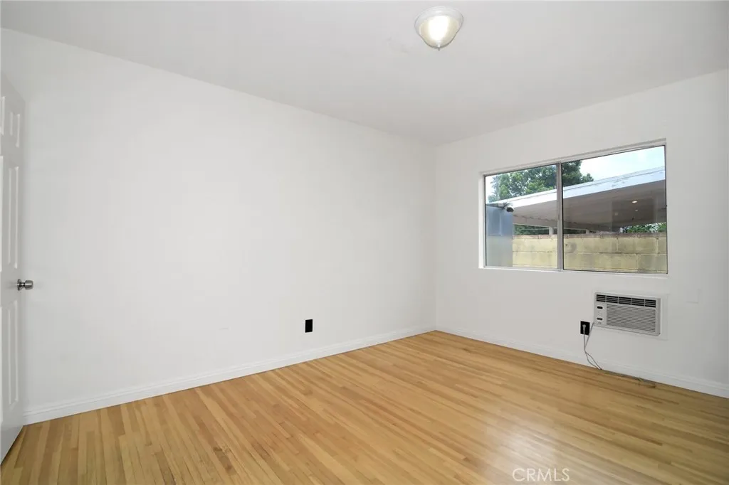 Additional image 40 of 19324 Victory Boulevard, Reseda, CA 91335