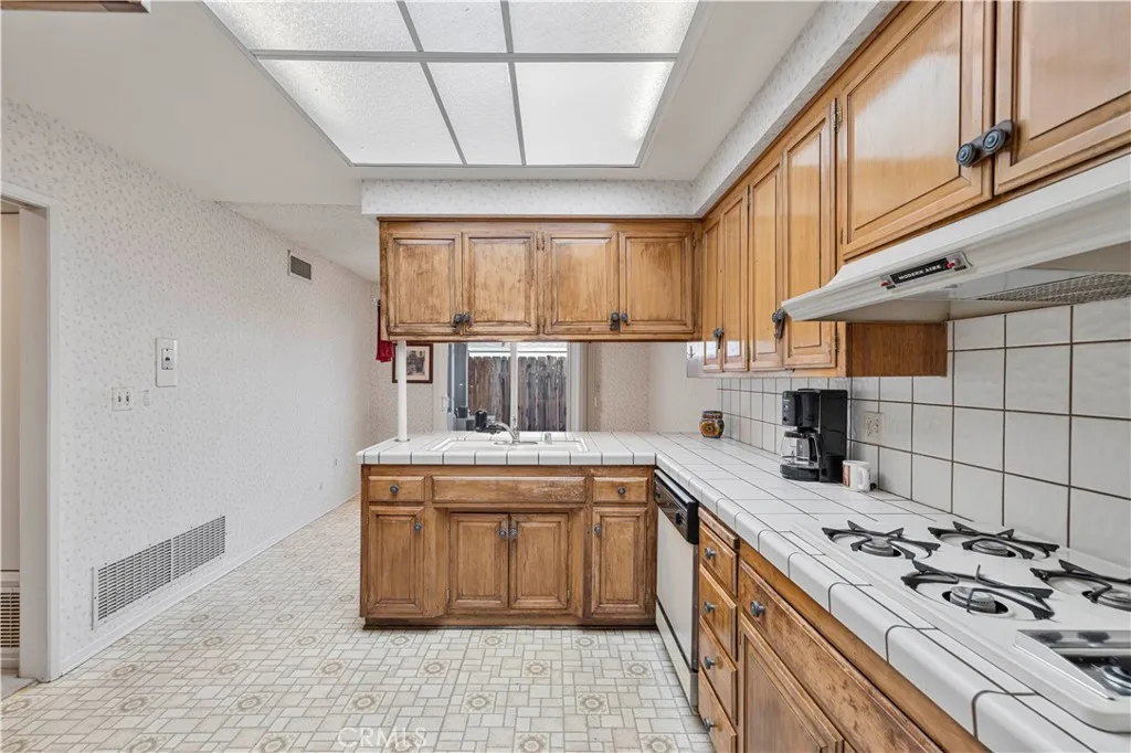 Additional image 6 of 26838 Avenue Of The Oaks Unit C, Newhall, CA 91321