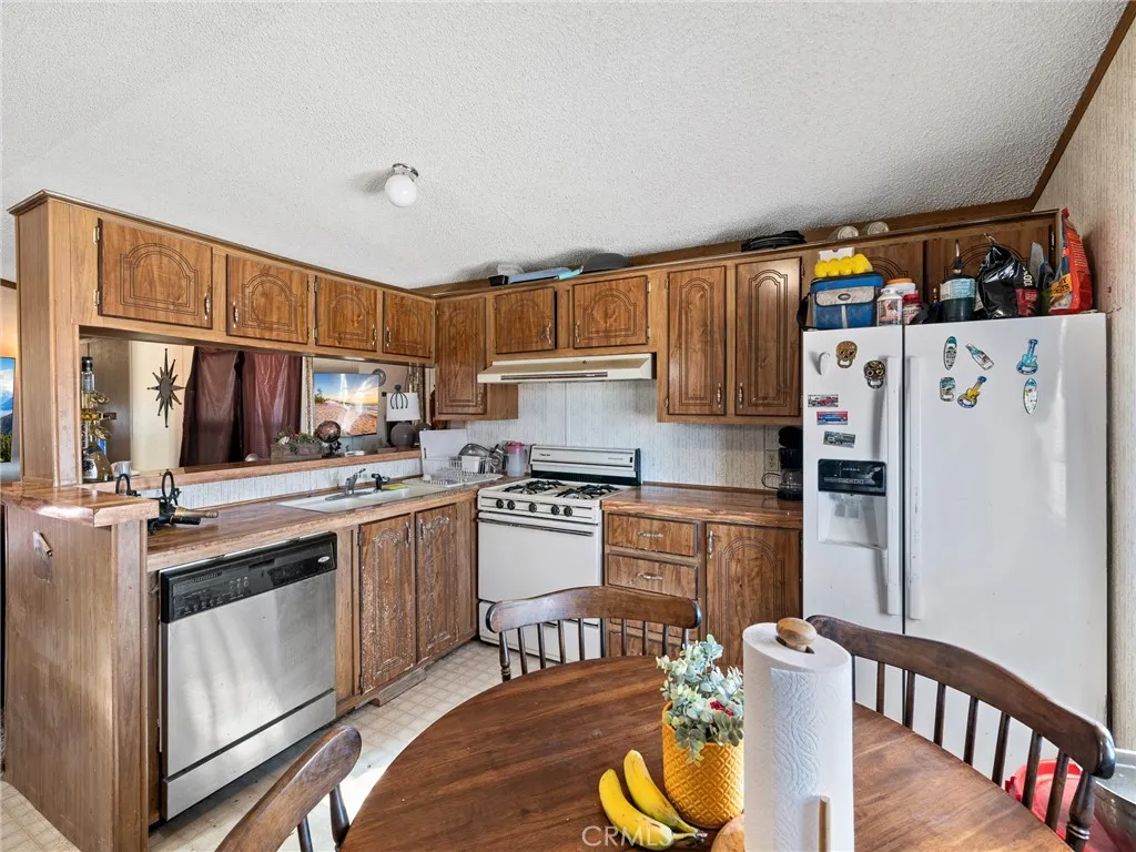 Additional image 32 of 39626 E End Road, Lucerne Valley, CA 92356