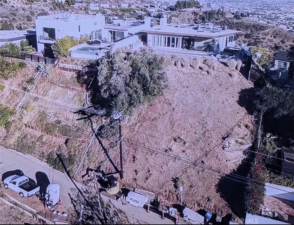 Additional image 4 of 8220 Mannix Drive, Los Angeles, CA 90046