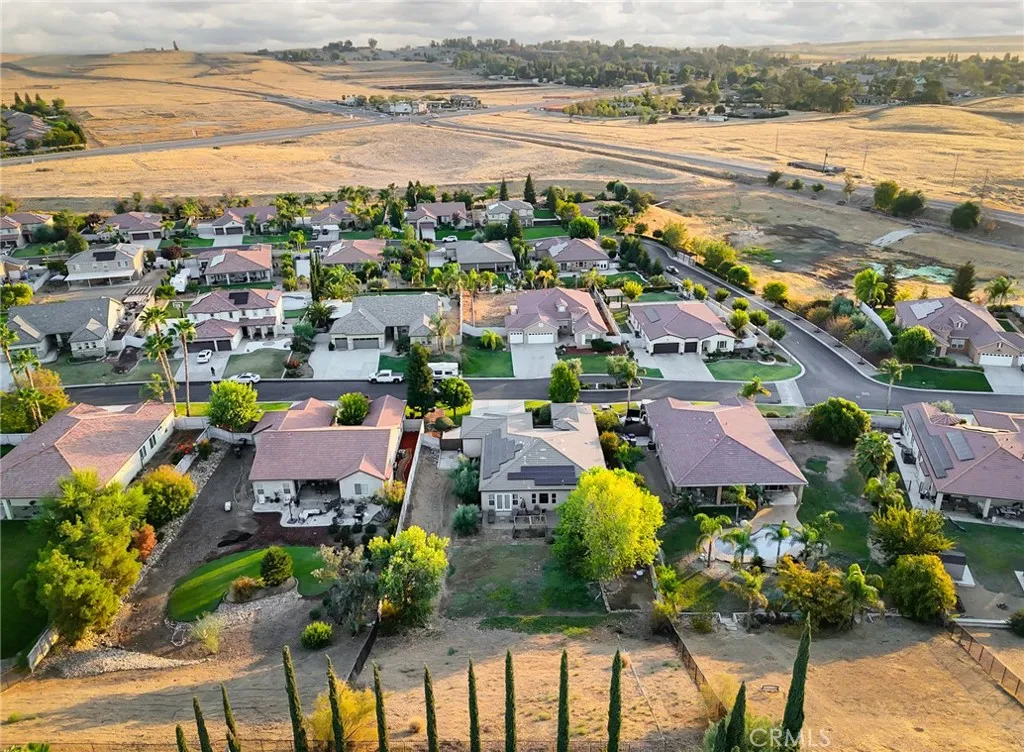 Property image for 13206 Milan Dr, Bakersfield, CA 93306