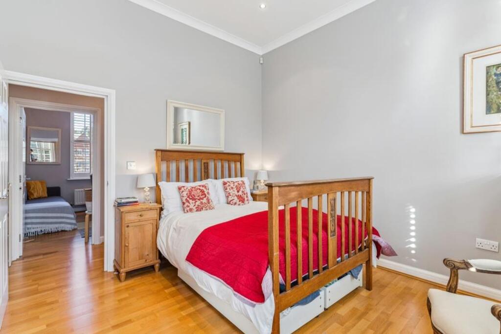 Additional image 19 of Beningfield Drive, London Colney, AL2