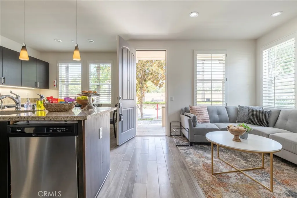 Additional image 6 of 816 E Promenade Unit A, Azusa, CA 91702