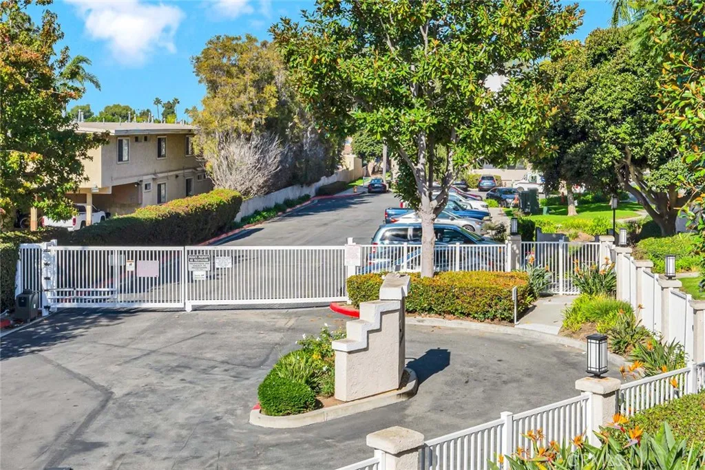 Additional image 26 of 4561 Warner Ave Unit 201, Huntington Beach, CA 92649