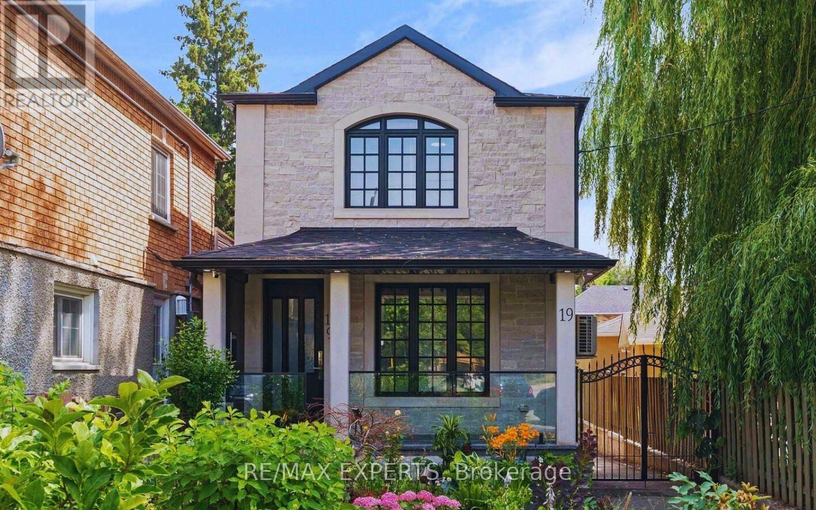 Property image for 19 KENORA CRESCENT|Toronto (Keelesdale-Eglinton West), Ontario M6M1C5