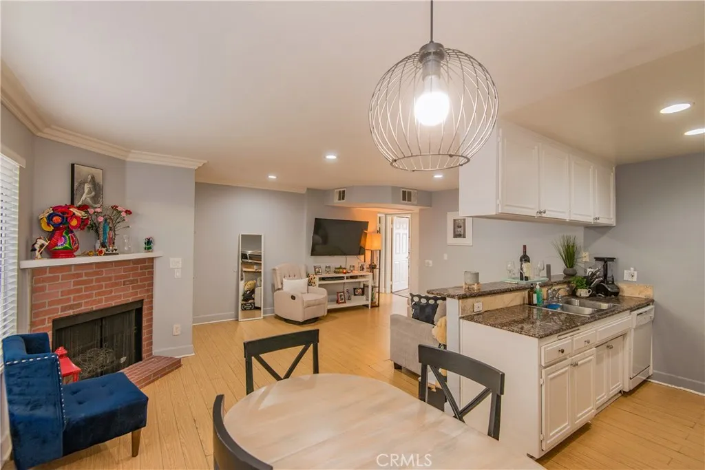 Additional image 5 of 7045 Woodley Avenue Unit 218, Van Nuys, CA 91406