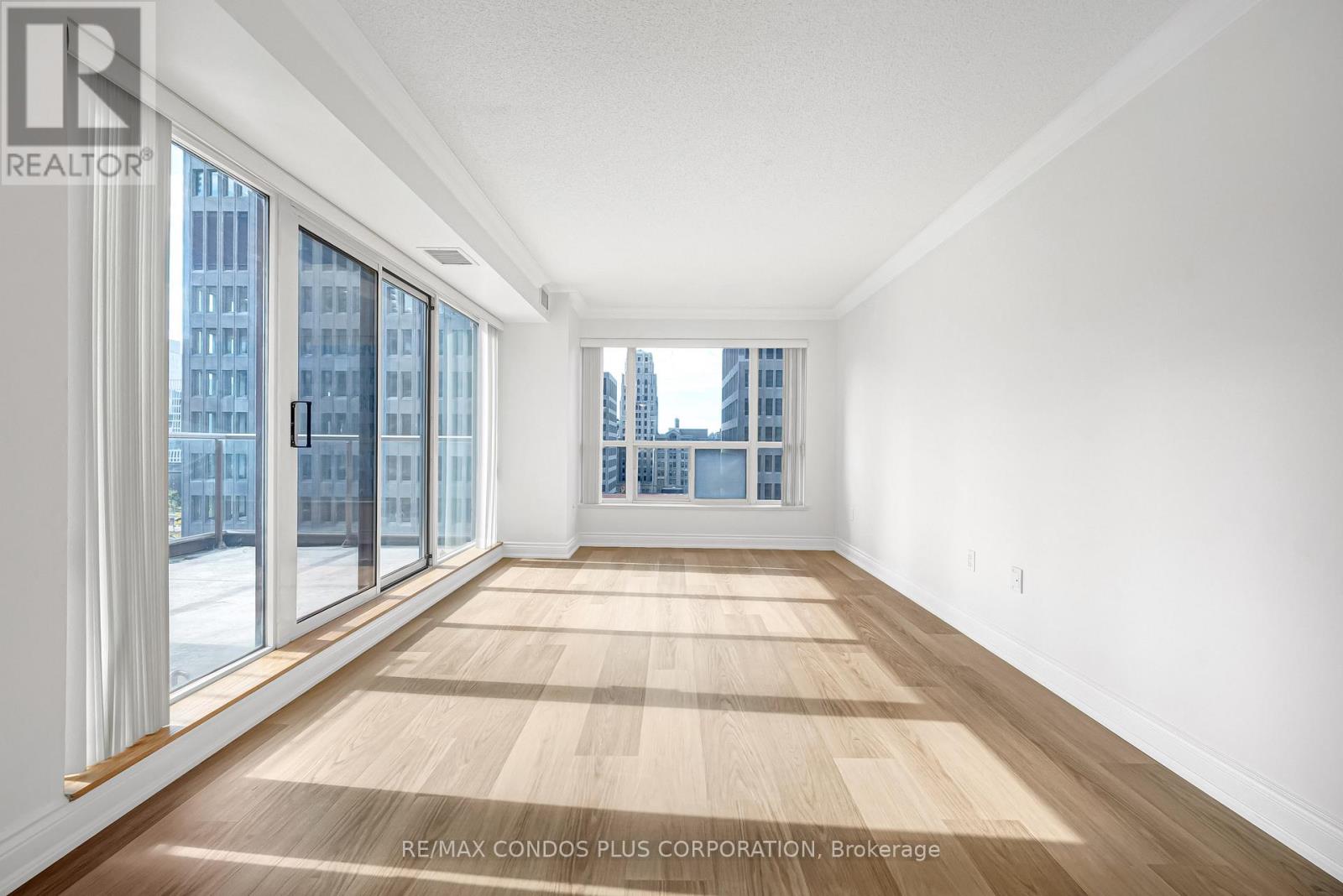 903 - 909 BAY STREET|Toronto (Bay Street Corridor), Ontario M5S3G2