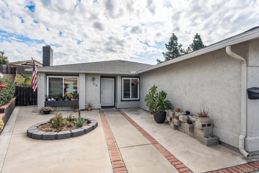 Additional image 32 of 215 Henrietta Ct, San Diego, CA 92114
