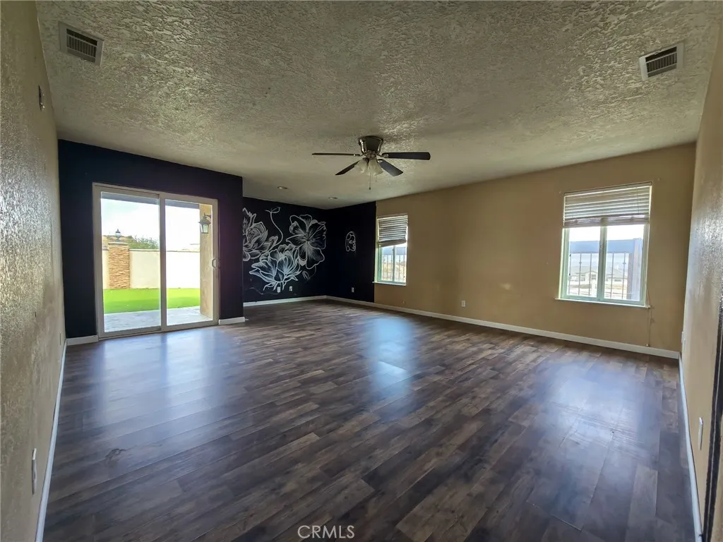 Additional image 28 of 10282 Farmington St, Oak Hills, CA 92344