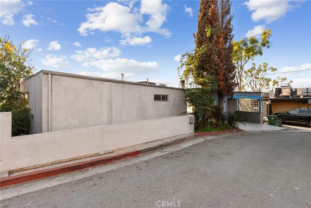 Additional image 90 of 5675 Spreading Oak Drive, Los Angeles, CA 90068