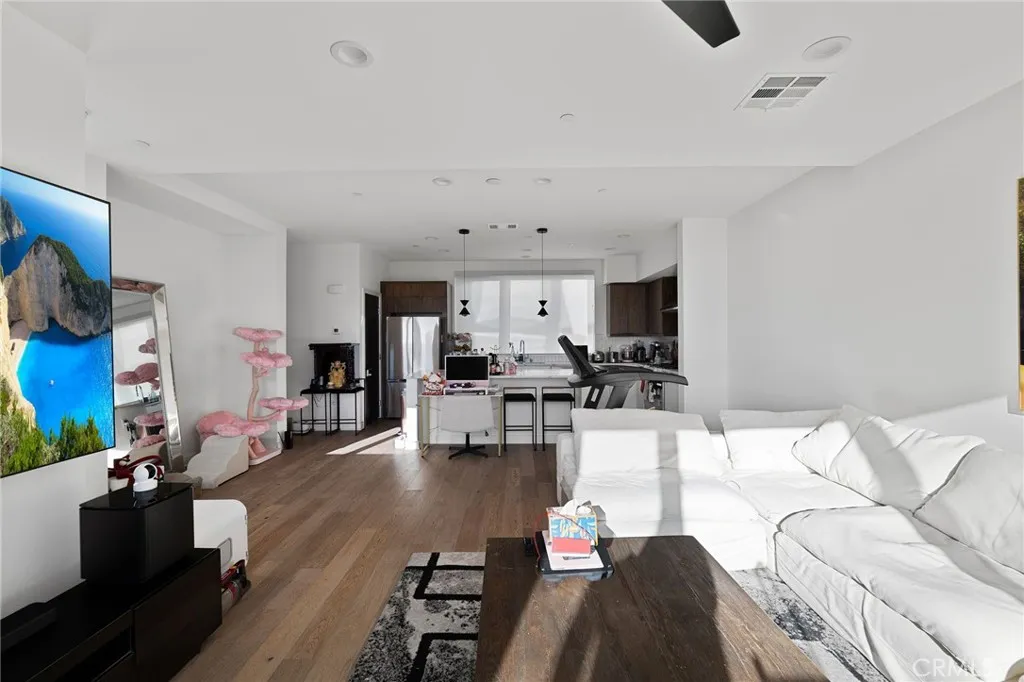 Additional image 43 of 1056 N Joels Pl, Los Angeles, CA 90012