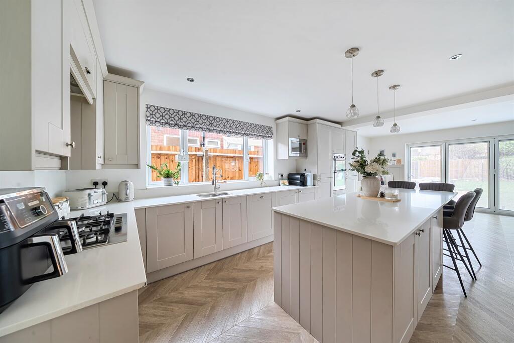 Additional image 18 of Jenkins Avenue, Bricket Wood, St. Albans