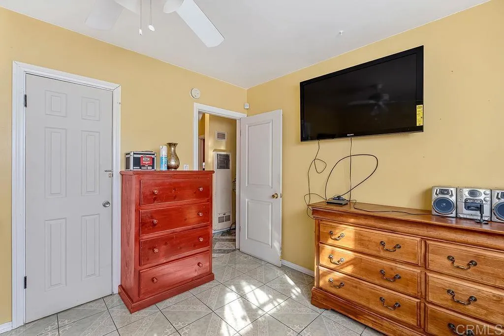 Additional image 17 of 927 S Eucalyptus Ave, Inglewood, CA 90301