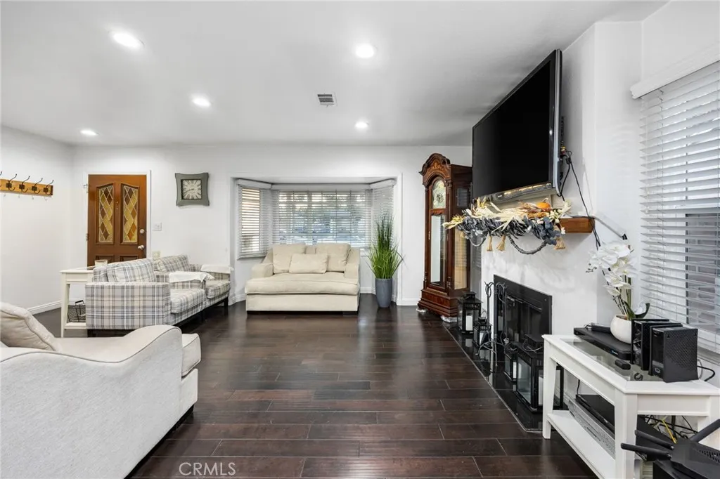 Additional image 8 of 1231 S Baker St, Santa Ana, CA 92707