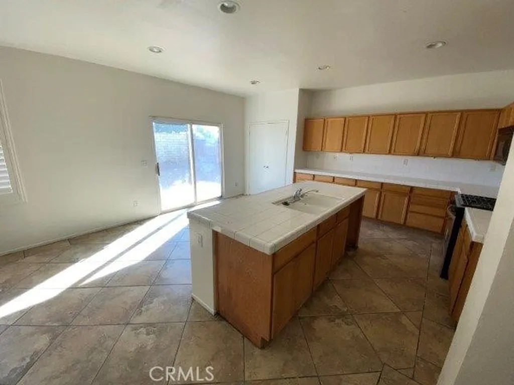 Additional image 7 of 13525 Silversand St, Victorville, CA 92394