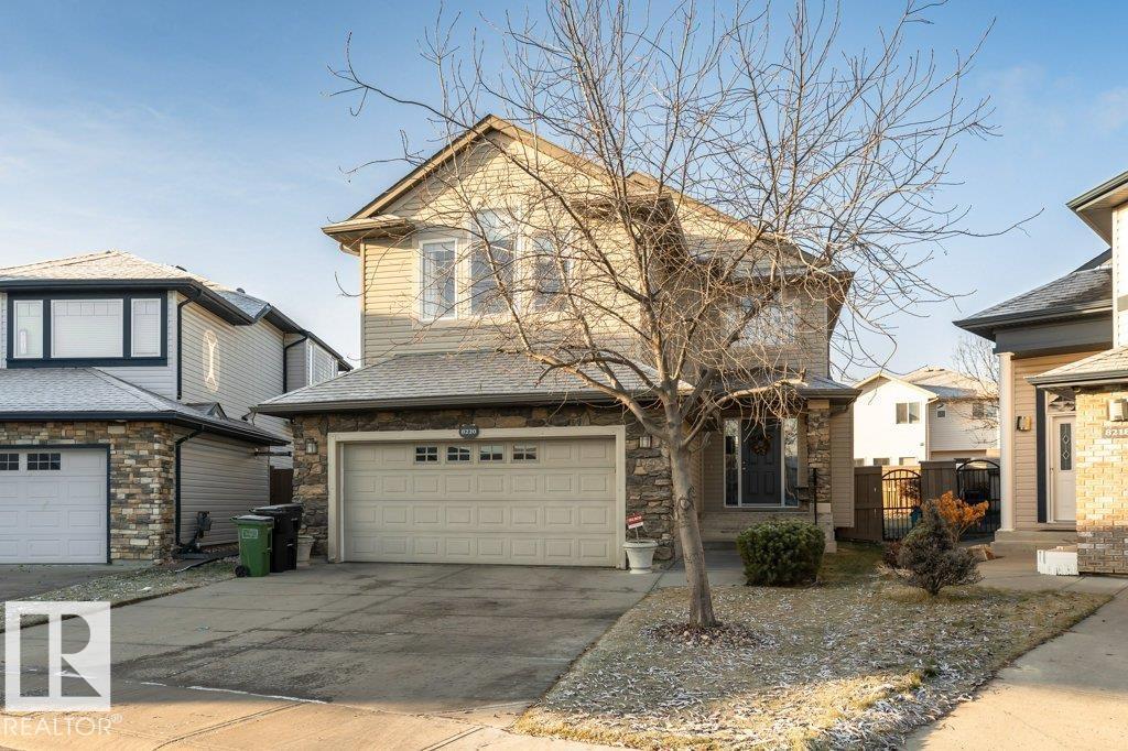 8220 SHASKE PL NW|Edmonton, Alberta T6R3V9