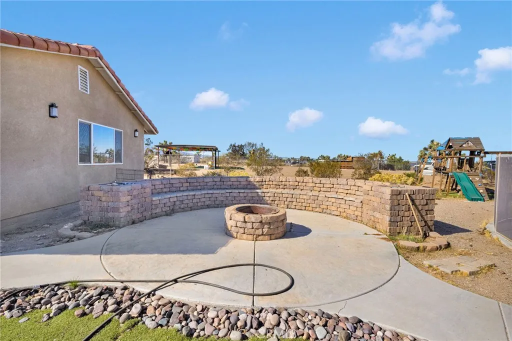 Additional image 78 of 10834 Mono Rd, Victorville, CA 92392