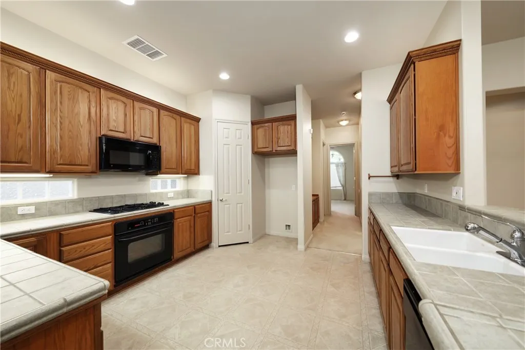 Additional image 9 of 10014 Brigadoon Rose St, Bakersfield, CA 93311