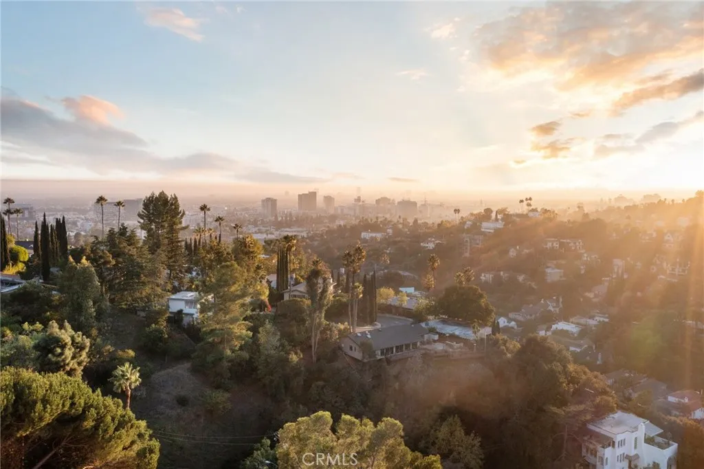 Additional image 52 of 5675 Spreading Oak Drive, Los Angeles, CA 90068