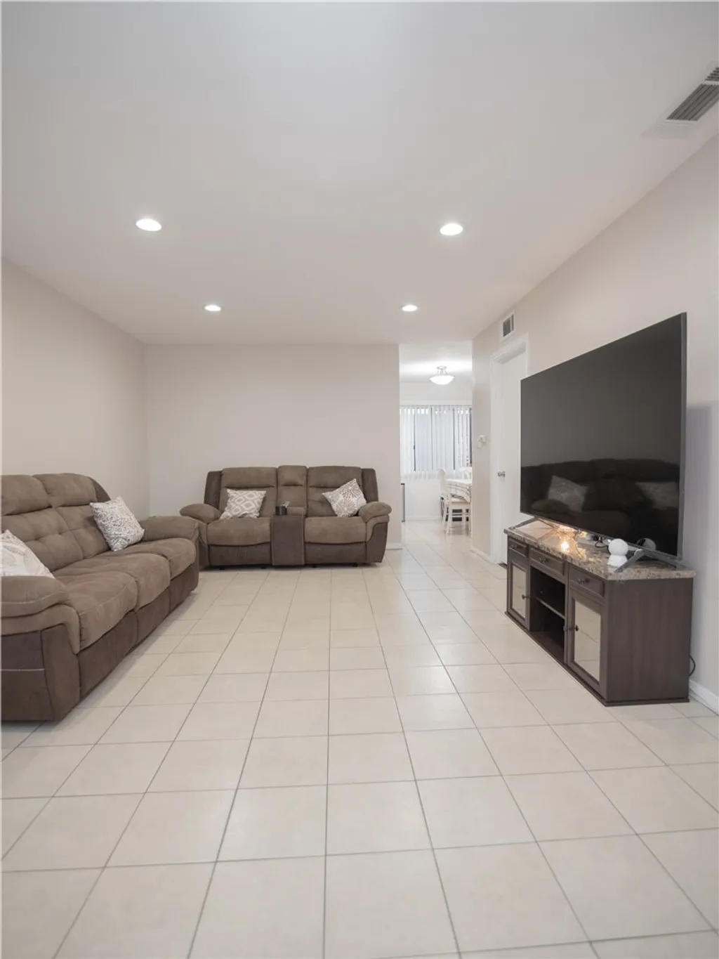 Additional image 9 of 14527 Plummer St Unit 202, Panorama City, CA 91402