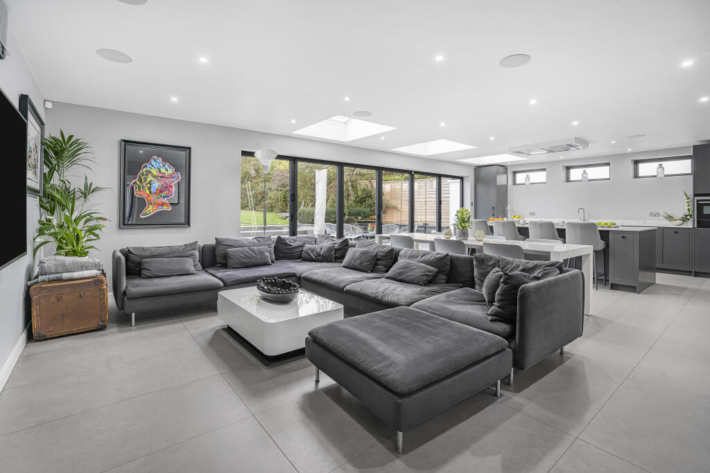 Additional image 4 of Charmouth Road, St. Albans, Hertfordshire, AL1