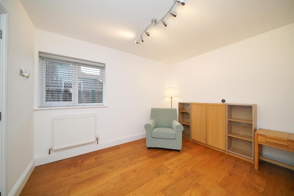 Additional image 8 of Butt Field View, St. Albans