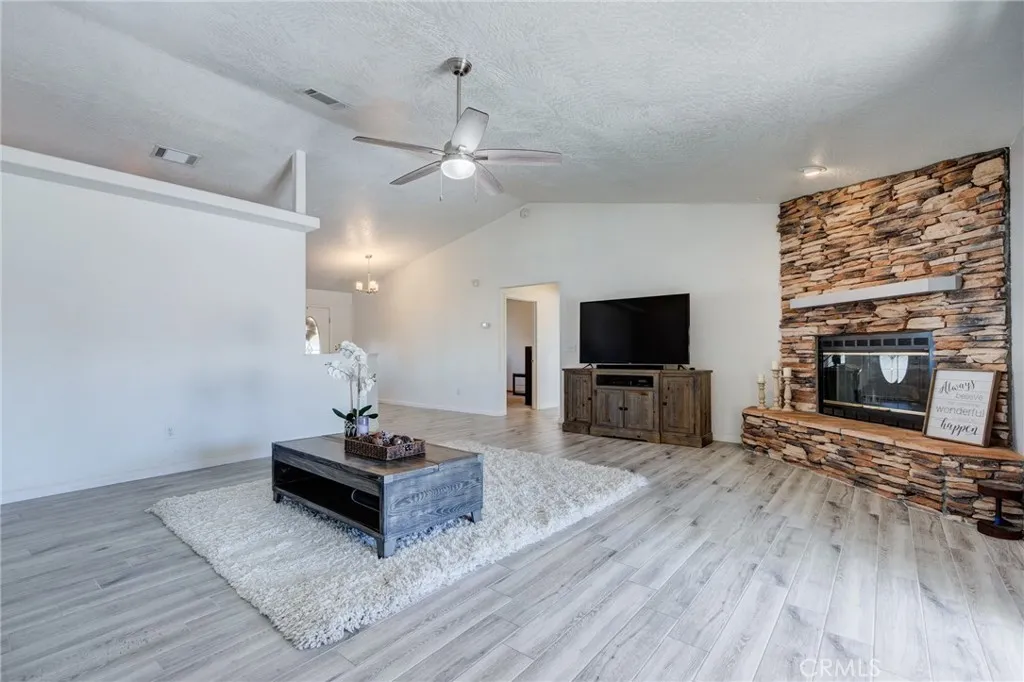 Additional image 71 of 19783 Lara Lane, Apple Valley, CA 92308