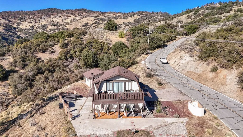 Additional image 2 of 25001 Paramount Drive, Tehachapi, CA 93561