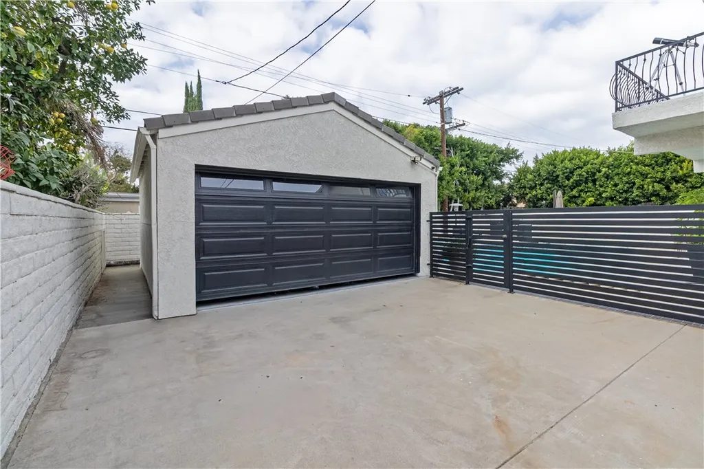 Additional image 55 of 5439 Gentry Avenue, Valley Village, CA 91607