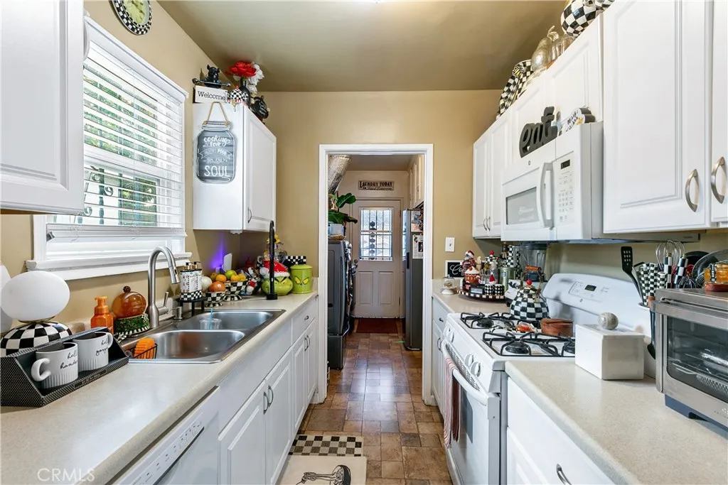 Additional image 59 of 3907 Edgehill Drive, Leimert Park, CA 90008