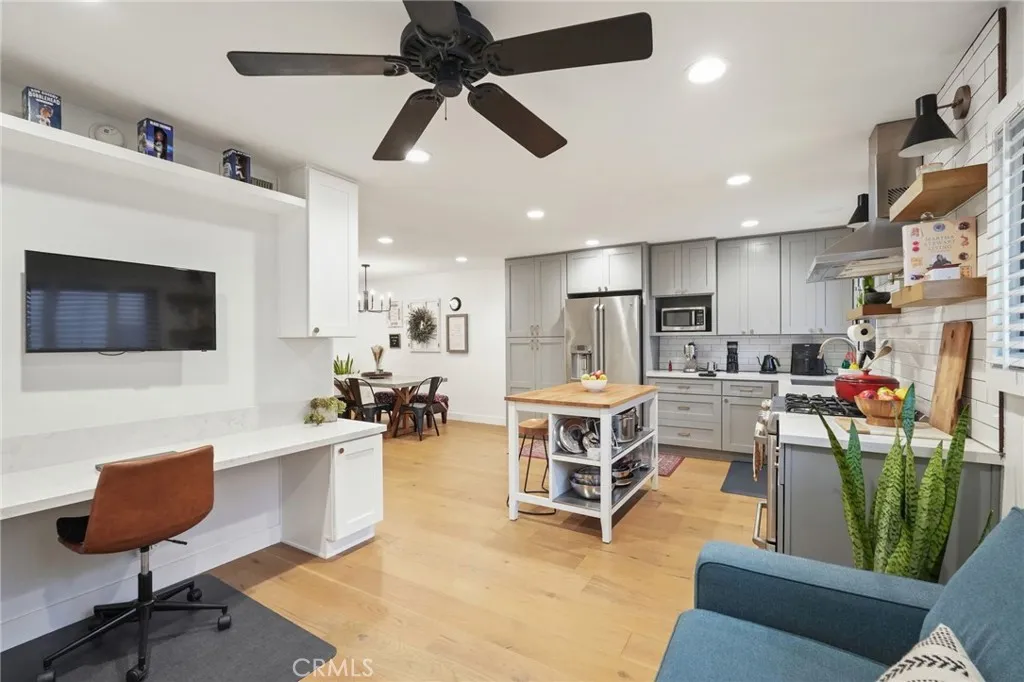 Additional image 45 of 6930 De Celis Unit 16, Lake Balboa, CA 91406