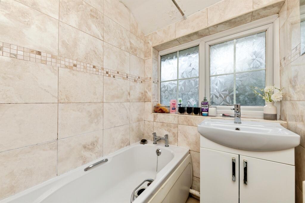 Additional image 15 of Walnut Grove, Welwyn Garden City